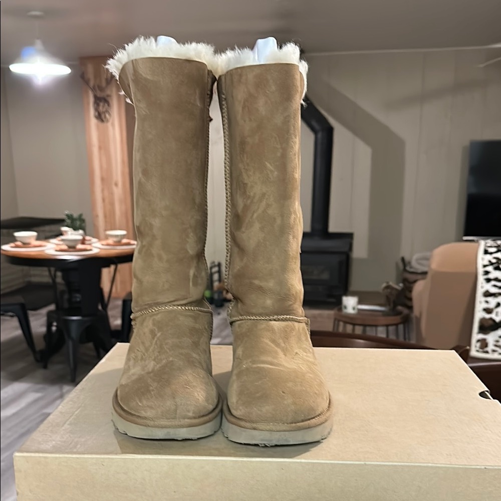 UGG Bailey Bow Tall SZ8